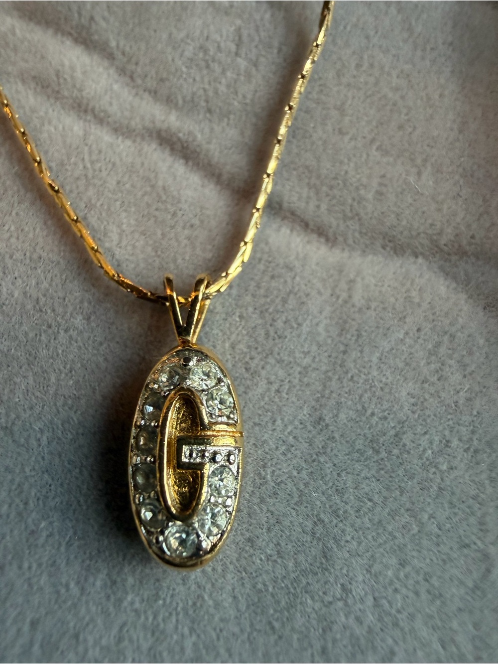Givenchy Vintage Gold Pendant Necklace - Picture 4 of 6